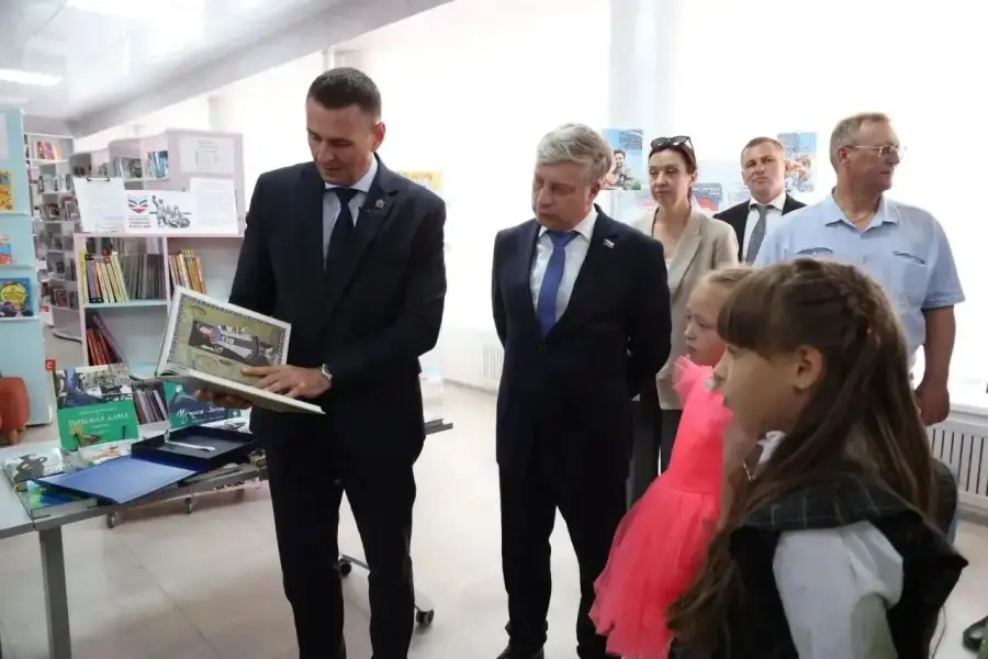 Правительство края приехало в Амурск: Губернатор оценил темпы развития района и встретился с жителями (ФОТО)