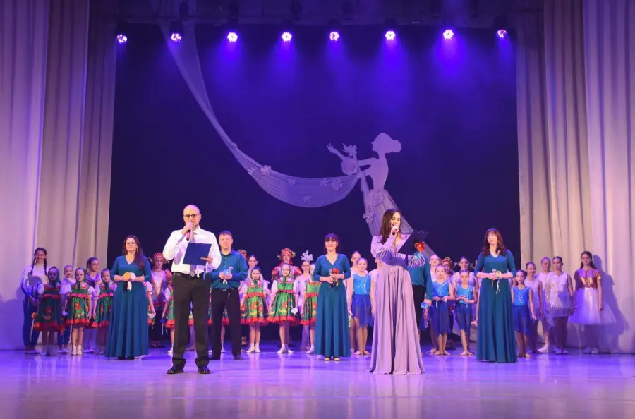 фото - Дворец культуры. Праздничный концерт ко Дню матери