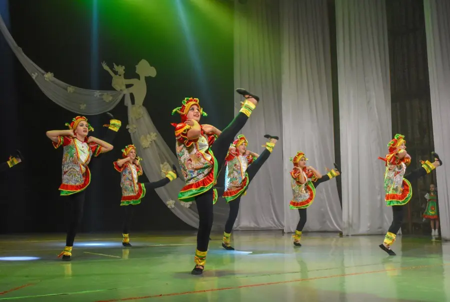 фото - Дворец культуры. Праздничный концерт ко Дню матери